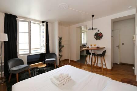 302 - Sejournez Dans Un Studio De Charme A Paris 5 - Flat-Guest Luaran gambar